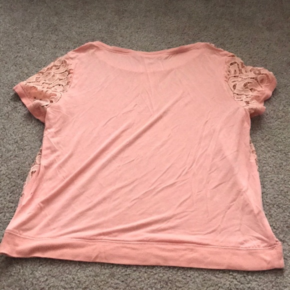Lace peach shirt - Picture 3 of 3